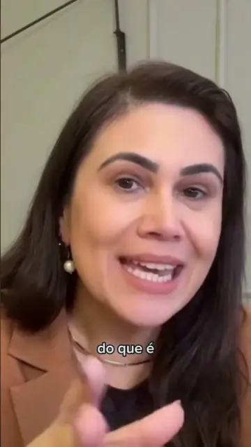 Capa do vídeo: Coloco todo mês dinheiro no bolso, então a minha empresa está bem. Será?