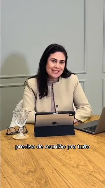 Capa do vídeo: Talvez o problema não seja falta de tempo. Seja excesso de reunião sem propósito.